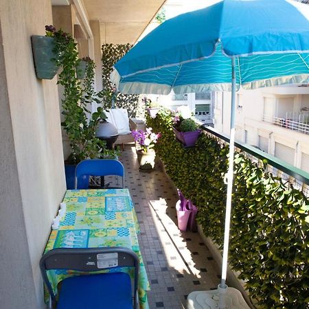 Chill Out Apartment, 2 Mins From Beach Nice Exteriör bild