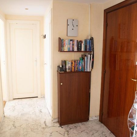 Chill Out Apartment, 2 Mins From Beach Nice Exteriör bild