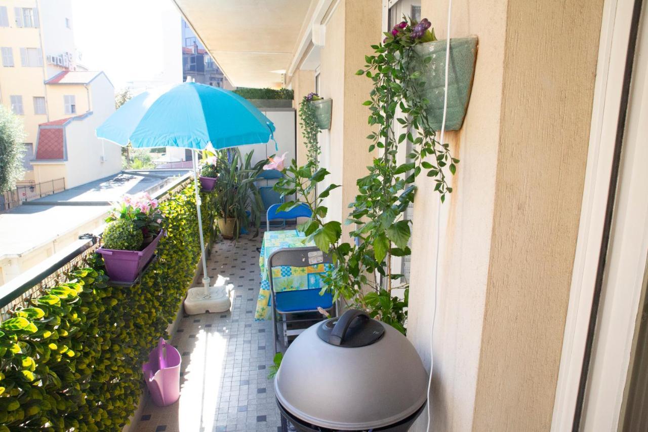 Chill Out Apartment, 2 Mins From Beach Nice Exteriör bild